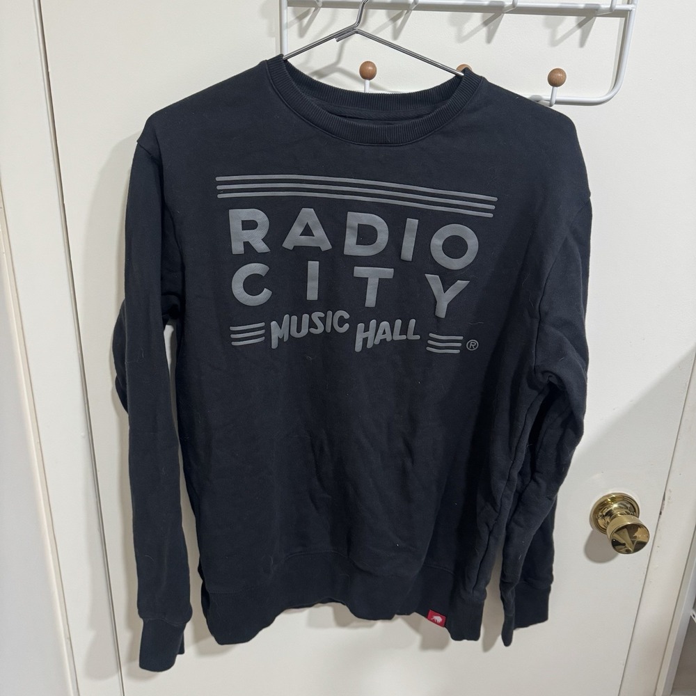 Radio City Music Hall NYC Sportiqe Black Sweatshirt Pullover Men's Size Medium